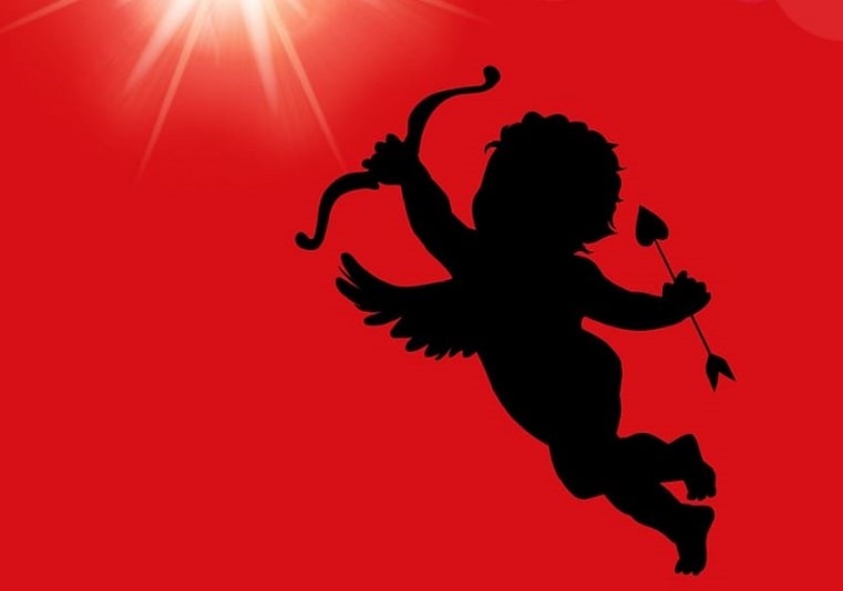 Modérateur de site de rencontre : ces cupidons du web !