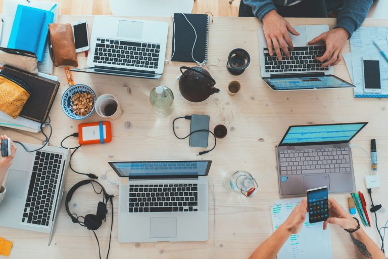 Envoi de messages et collecte d’adresses e-mail